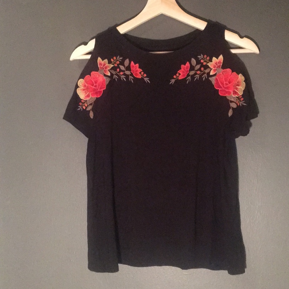 Soft and sexy AE cold shoulder tee